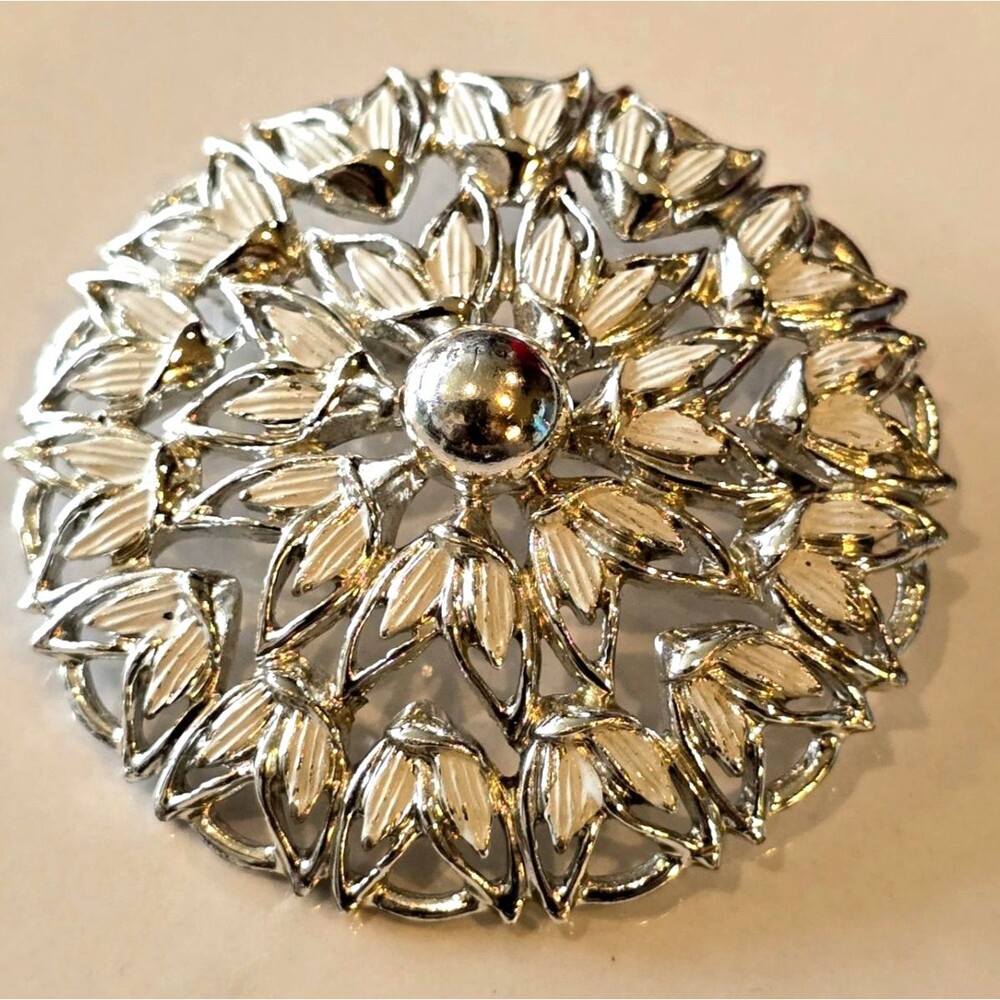 Vintage Silver Tone Openwork Floral Brooch Round Flower Pin Statement #1234